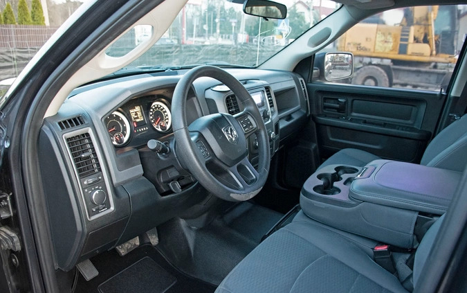 Dodge RAM cena 69000 przebieg: 120000, rok produkcji 2016 z Warszawa małe 379